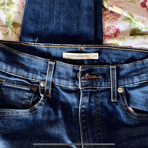 Levi’s Mile High Super Skinny Jeans - Picture 2 of 2